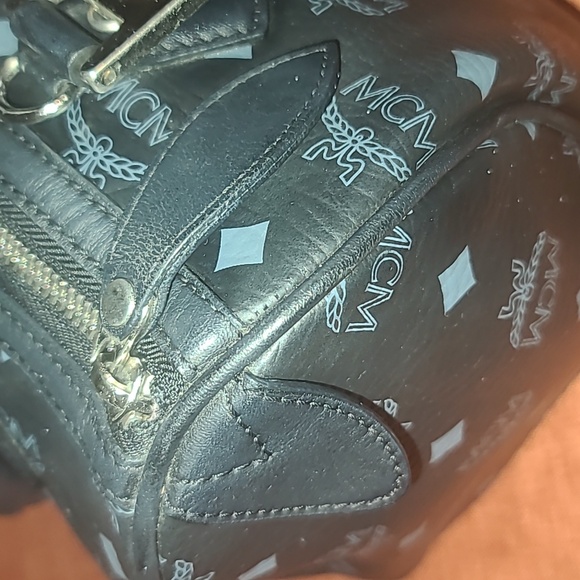 MCM Handbag excellent condition with dog bone - Picture 9 of 10